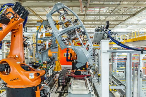 從網(wǎng)紅員工到機(jī)器人下屬 揭秘未來智造工廠的網(wǎng)絡(luò)信息技術(shù)核心